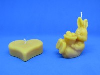 Bougies Coeur (L 5 cm, l 4,5 cm, h 1,5 cm environ), Lapin (L 5 cm, l 3 cm, h 4,5 cm environ)